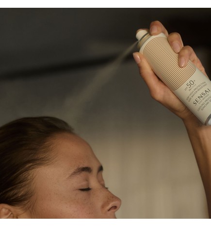 SILKY BRONZE COOLING PROTECTIVE SUNCARE SPRAY SPF50+ 150ml