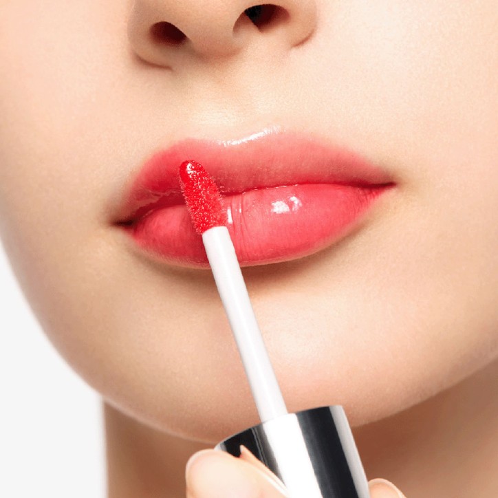 TOTAL LIP GLOSS - 02 Akebono Red